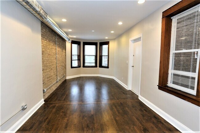 Photo - 2647 N Sacramento Ave Unit G