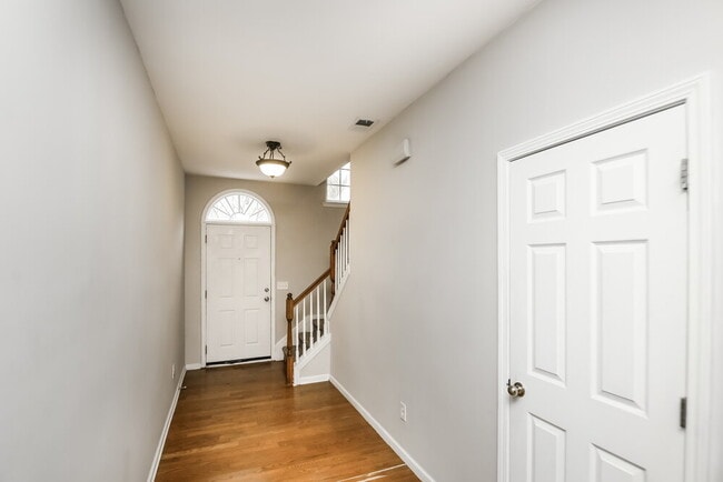 Photo - 713 Celeste Ln