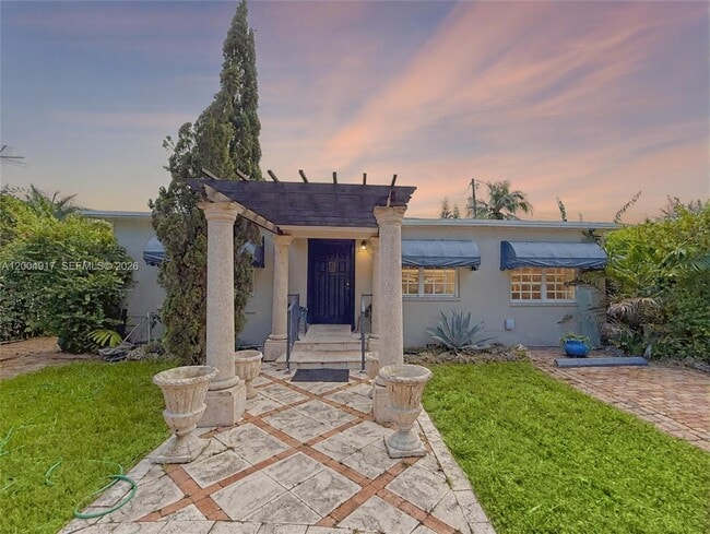 Building Photo - 3030 SW 57th Ave