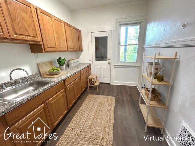 Photo - Cozy 2 Bedroom 1 Bathroom now available for rent! Unit 1