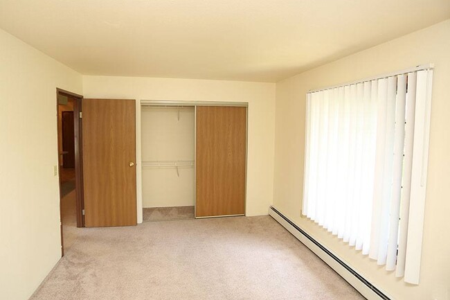 COURTYARD APARTMENTS