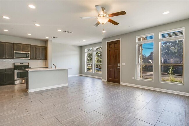 Photo - 6814 E Riverside Dr