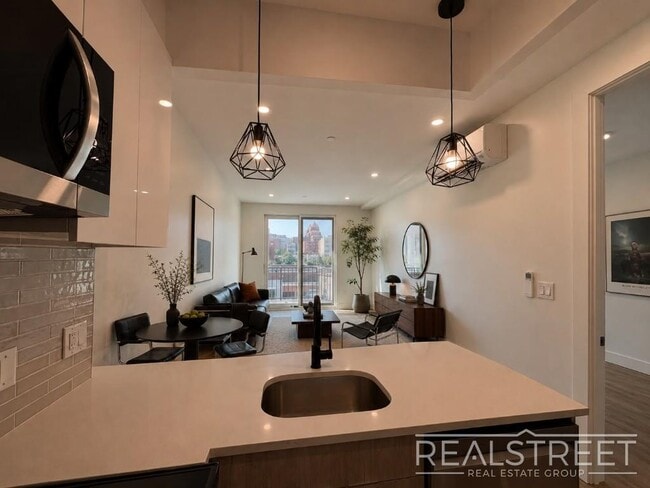 Photo - Modern Luxury Apartment Near Wingate Park Unit 4F