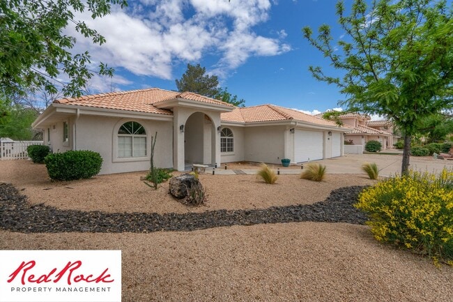 Photo - 3 Bedroom Home With 2 Car Garage In St. George