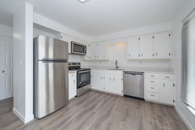Photo - Blue Ridge Apartments