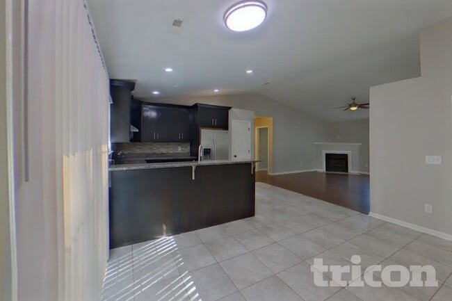 Photo - 204 Yukon Dr