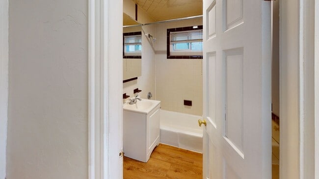 Photo - Winter Hill freshly renovated two bedroom ...