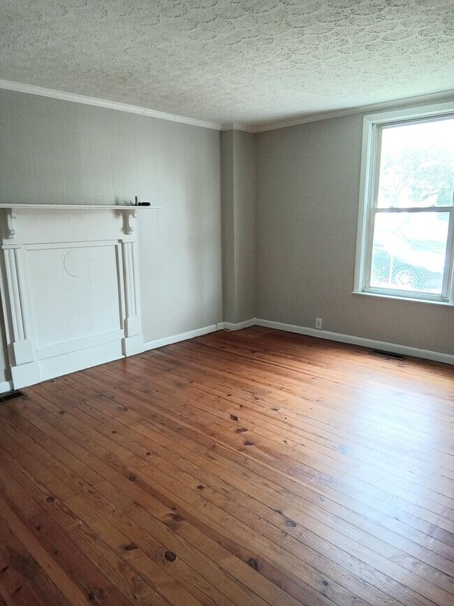 Photo - Renovated 2BR, 1 BA Duplex Apartment