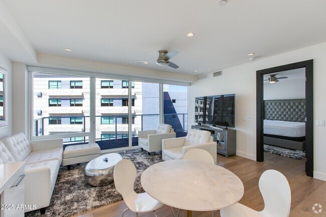 Building Photo - 4422 N 75th St Unit 3003 Rental