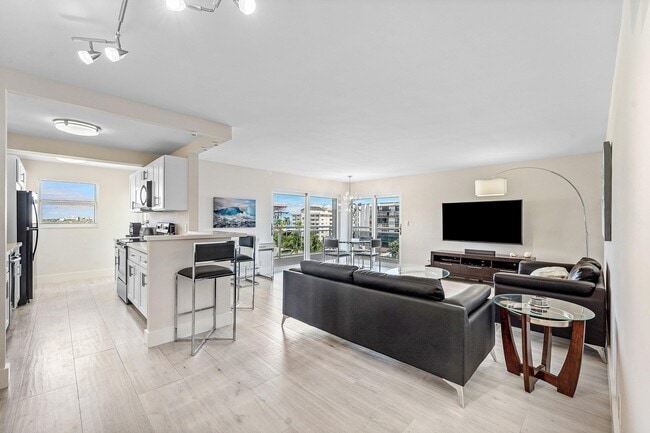 Photo - 1160 Hillsboro Mile Unit 607