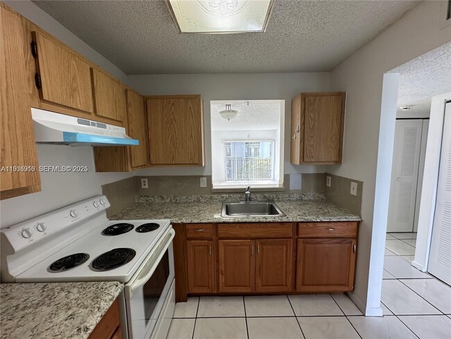 Photo - 8620 N Sherman Cir Unit 408