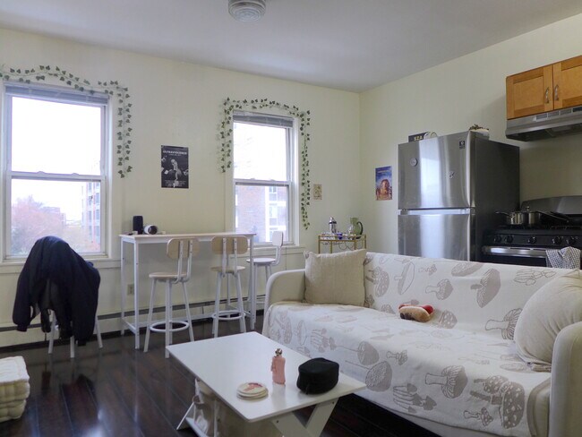 Photo - 6 Worthington St