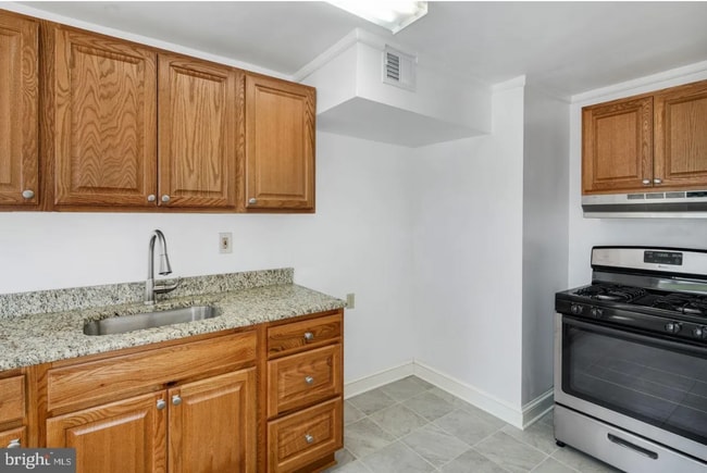 Photo - 630 Cedar Ave