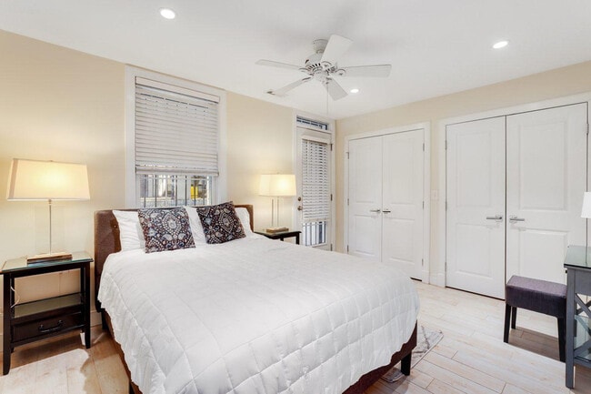 Photo - 1845 Burke St SE Unit ID358340P