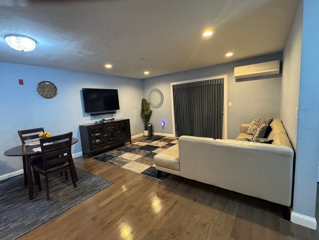 Photo - 26 Sugar Maple Ln