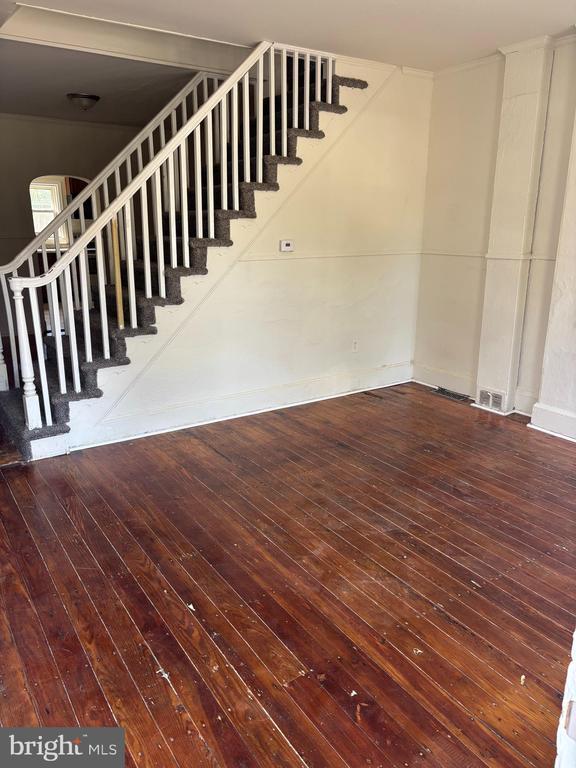 Building Photo - 616 E Moore St Rental