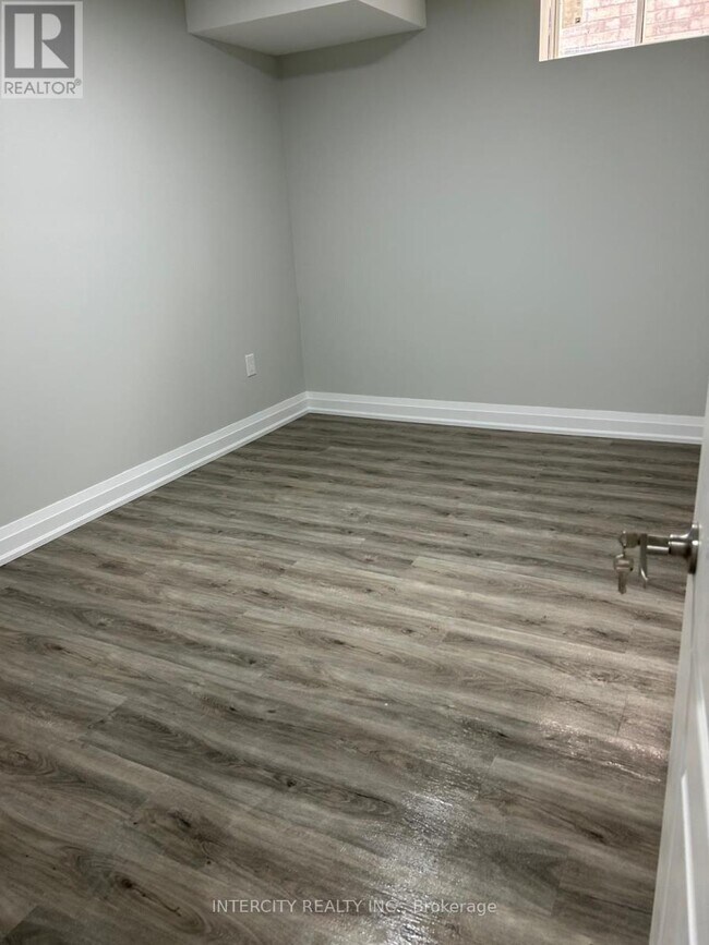 Photo - 299 Fleetwood Dr