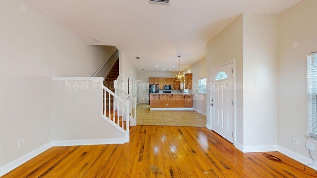 Photo - 885 6th Ave S