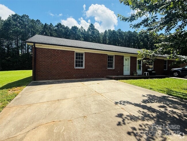 Building Photo - 2296 Beth Haven Church Rd Rental