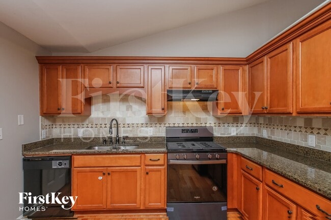 Photo - 441 Bakers Bridge Cir