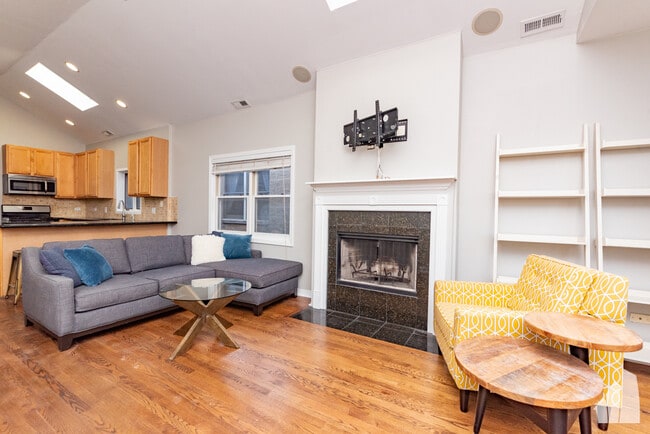 Building Photo - 1449 W Walton St Unit 3 Rental