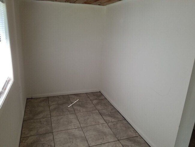 Photo - Three-Bedroom Home Near Lake Shipp