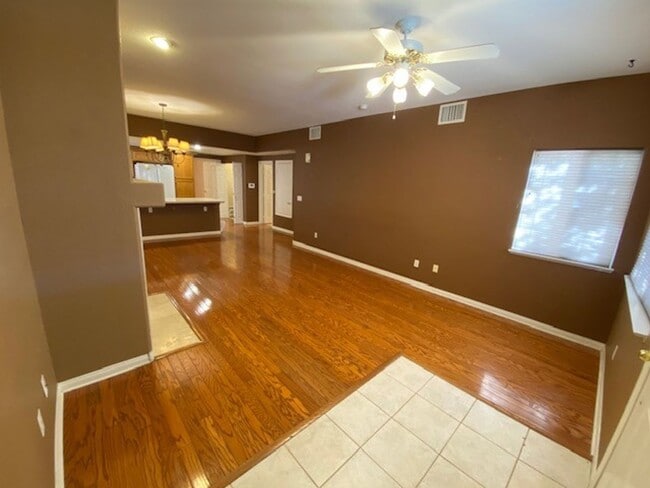 Photo - 3327 Erva St