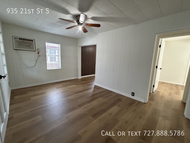 Photo - 935 21st St S