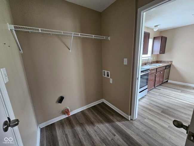 4085 Lassen Ln
