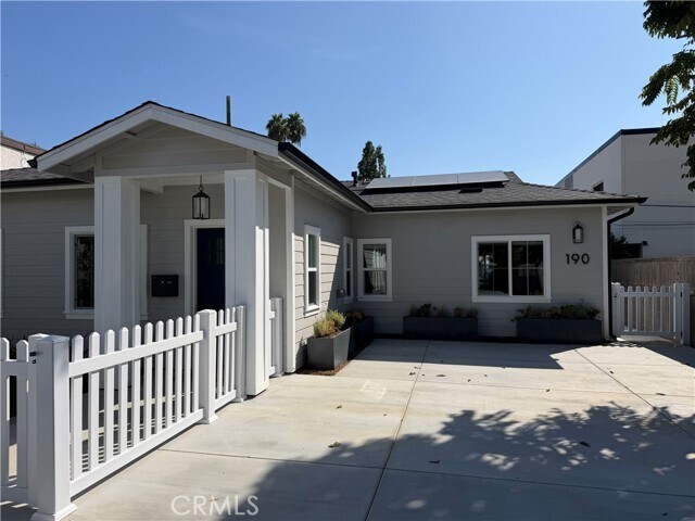 190 S Meridith Ave