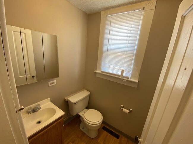 Photo - Hunter Ave 1444-1446 ONYX Unit 1444