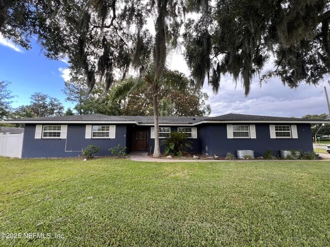 Building Photo - 905 Montego Rd E Rental