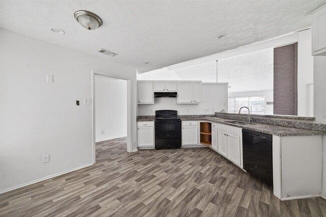 Building Photo - 8203 Lone Quail Dr