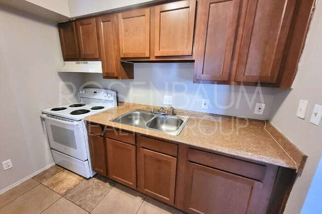 Photo - 1726 E 6th Ave Unit 1726