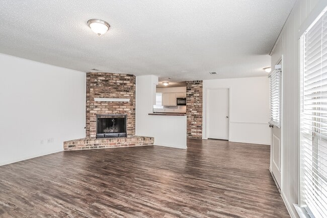 Photo - 26218 Maplewood Dr
