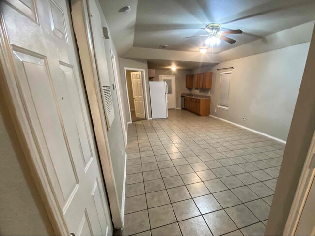 Photo - 327 S Water Ln