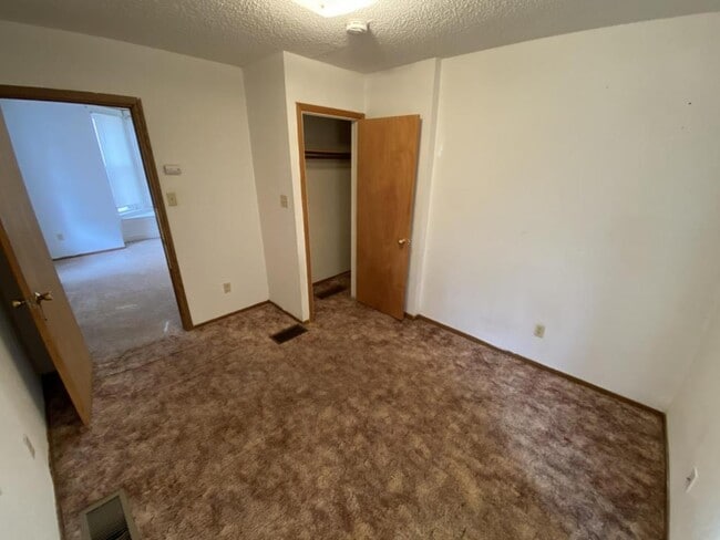 Photo - 303 S 2nd St