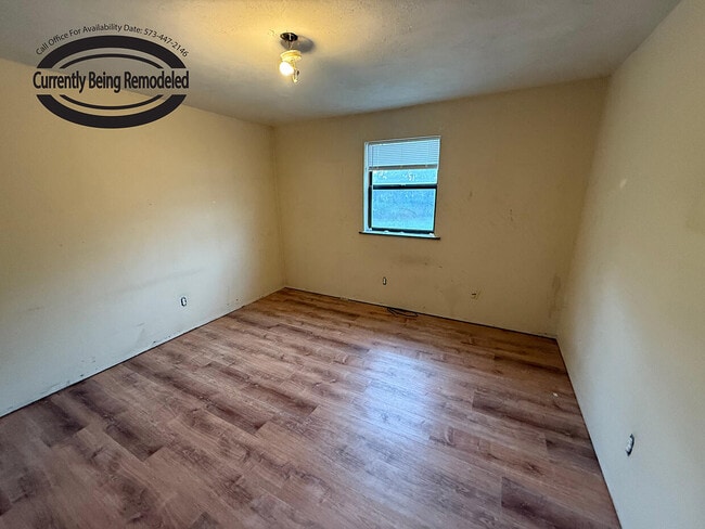 Photo - 420 NE Park Ln