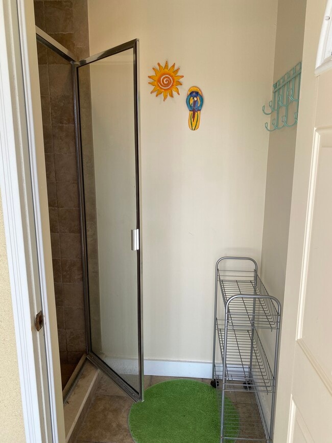 Outside Shower - 15 Sumner Ave Unit 12