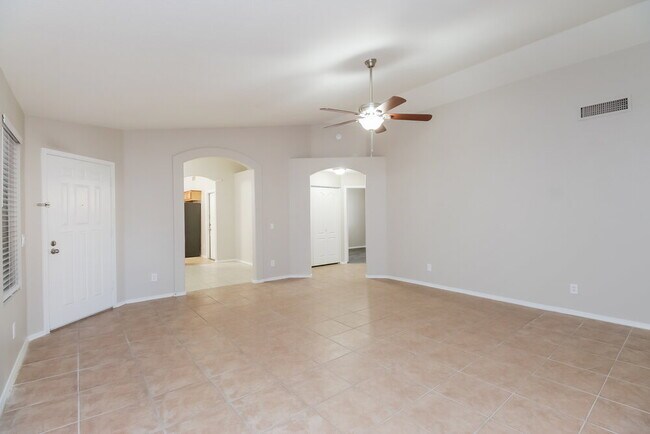 Photo - 118 W Tumbleweed Ct