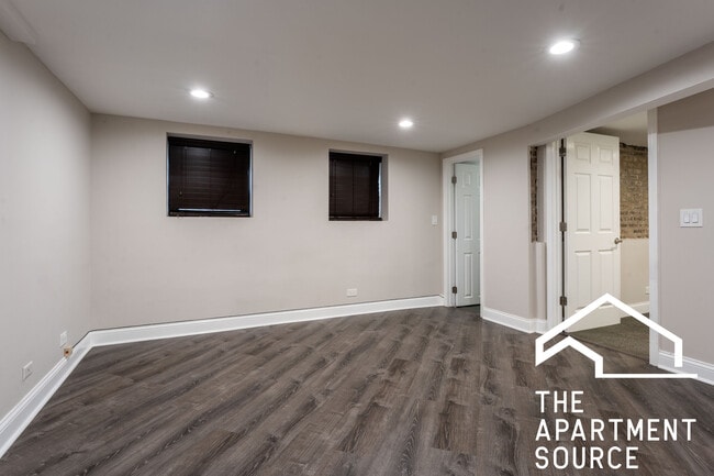 Photo - 1634 W Roscoe St Unit G