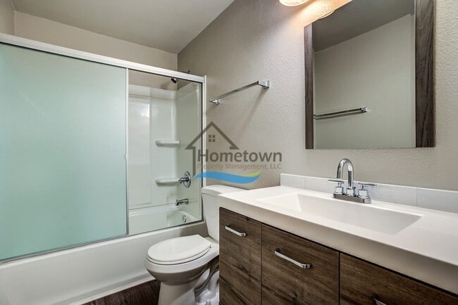 Building Photo - 2850 N Francis St Unit 2