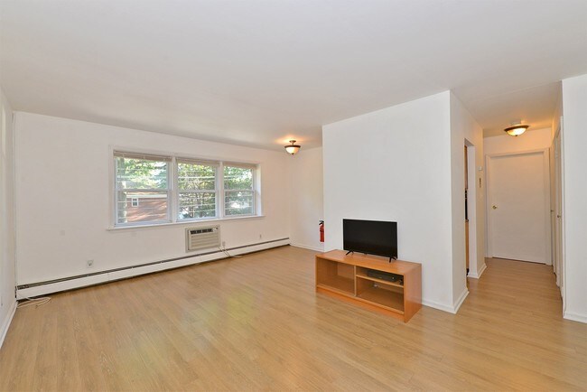 Photo - Chestnut Station