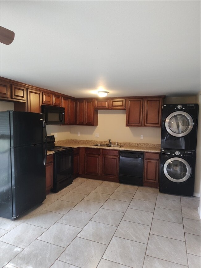 Photo - 1121 S W Ave