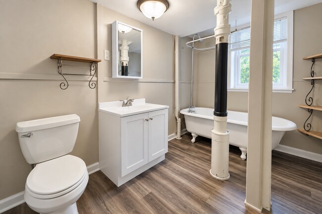 283 Bates Ave Unit 3