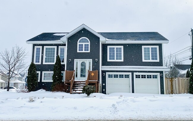 Building Photo - 7 Teakwood Dr