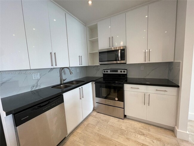 Photo - 19390 Collins Ave Unit PH-2