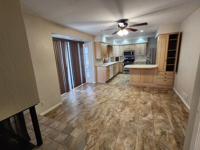 Photo - 3 Bedroom 2 Bath House in Rock Island