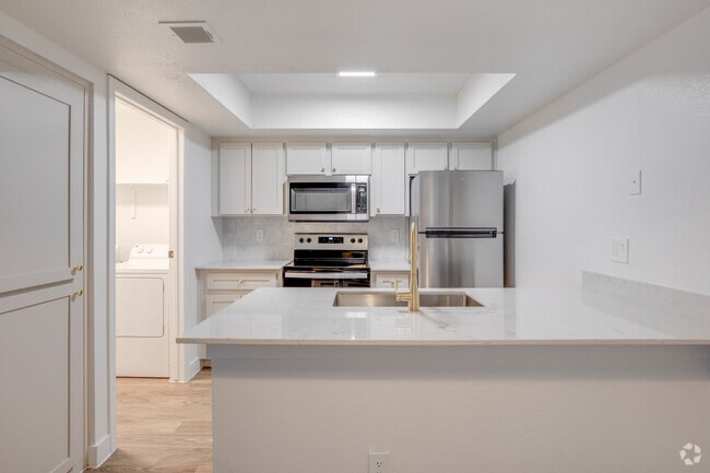 1BR, 1BA - 749 SF