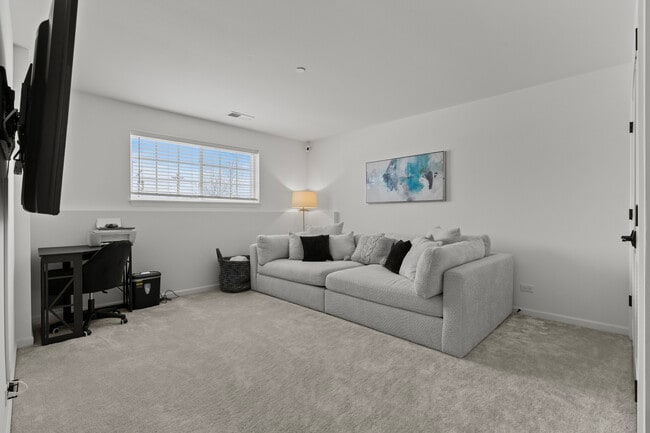 Photo - 30W158 Wheeler Cir